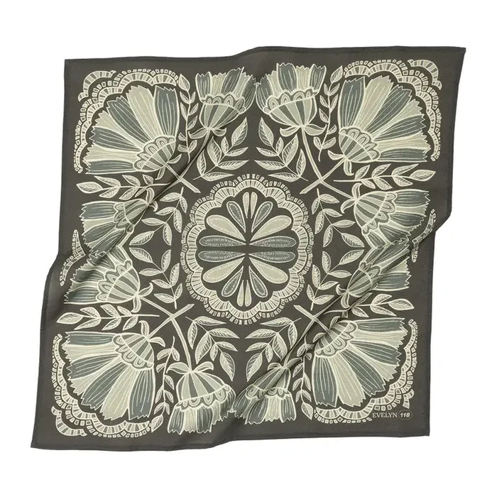 Handker Bandana No. 118 Evelyn shown open