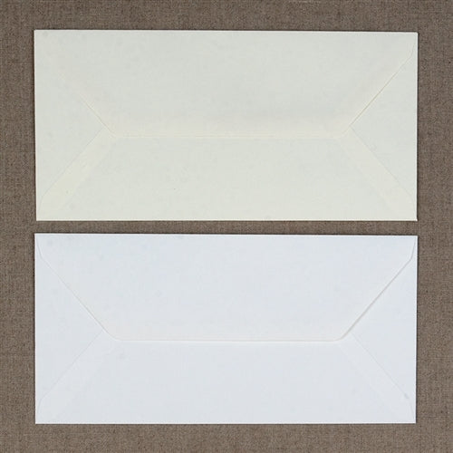 There are 25 envelopes per package.