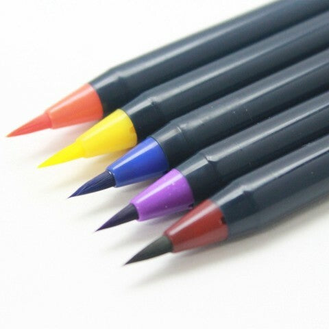 Flexible tipped pens allow for very thin lines or wide swaths of color.