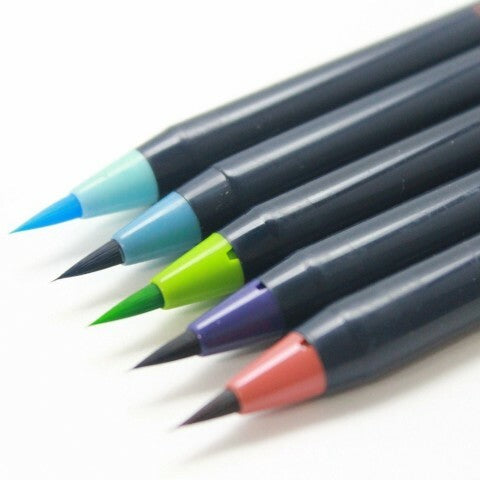 Flexible tipped pens allow for very thin lines or wide swaths of color.